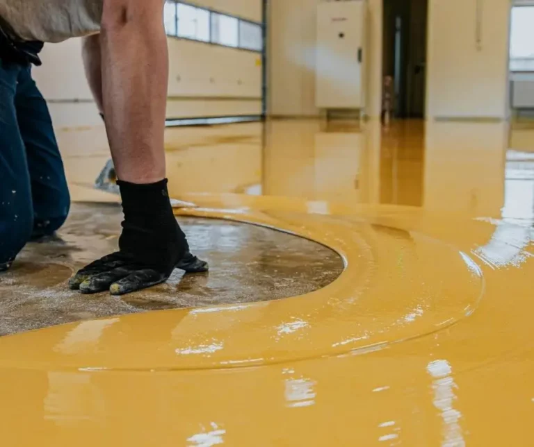 La pose du sol en époxy